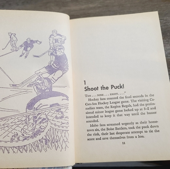 Vintage Shadow on the Ice by Carl Henry Rathjen Whitman Sports Adventure Book - Picture 6 of 11